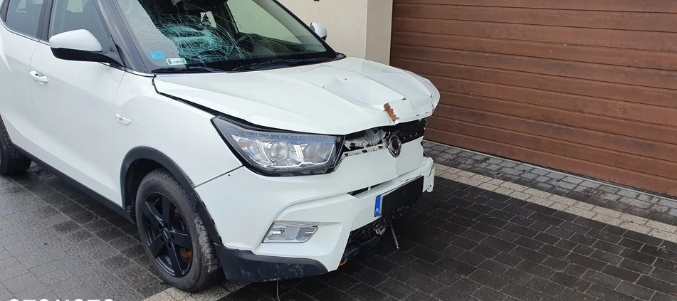SsangYong Tivoli cena 13500 przebieg: 57000, rok produkcji 2015 z Pelplin małe 254